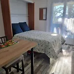 아파트 Renove Avec Balcon Et Vue Degagee 그뢰오레방