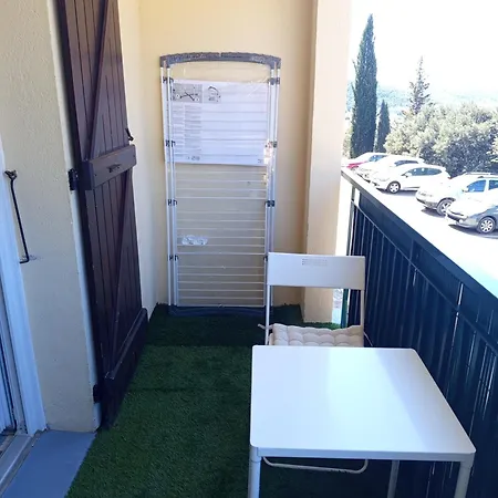 Apartment Renove Avec Balcon Et Vue Degagee