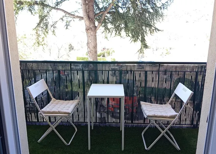 Renove Avec Balcon Et Vue Degagee Apartment *