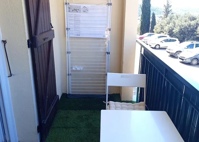 Apartment Renove Avec Balcon Et Vue Degagee
